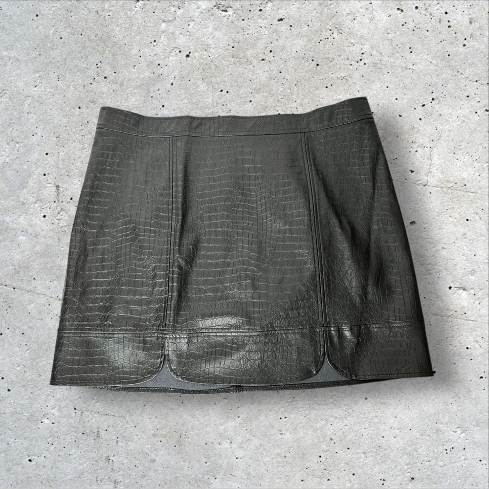 Skies Are Blue Black Crocodile Print Faux Leather Mini Skirt Women's‎ Plus 2X